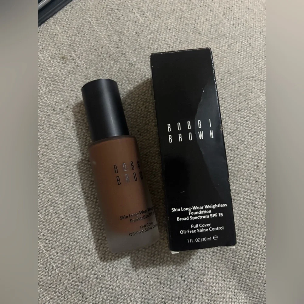 5 items x $25 Bobbi Brown Weightless Foundation